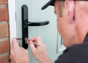 Montrose Locksmith Montrose, CA 818-351-3519 - 5a-unlock-door